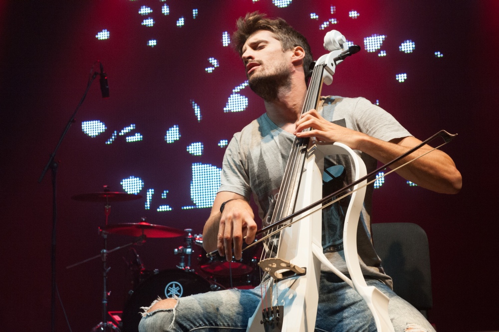 2 Cellos